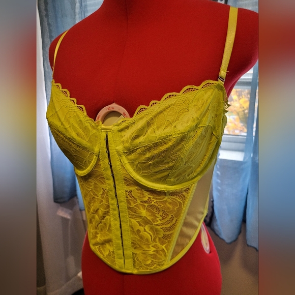 New Large 38C Lingerie - Picture 4 of 6